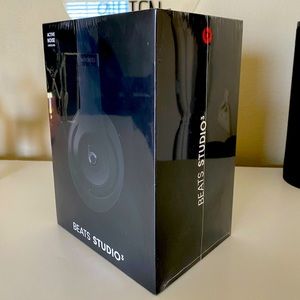 Beats Studio Pro Wireless Noise Cancelling Over-the-Ear Headphones - Black